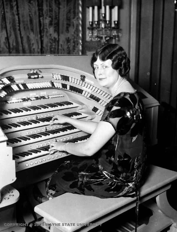 Detroit Opera House - Organist From Wayne State Library